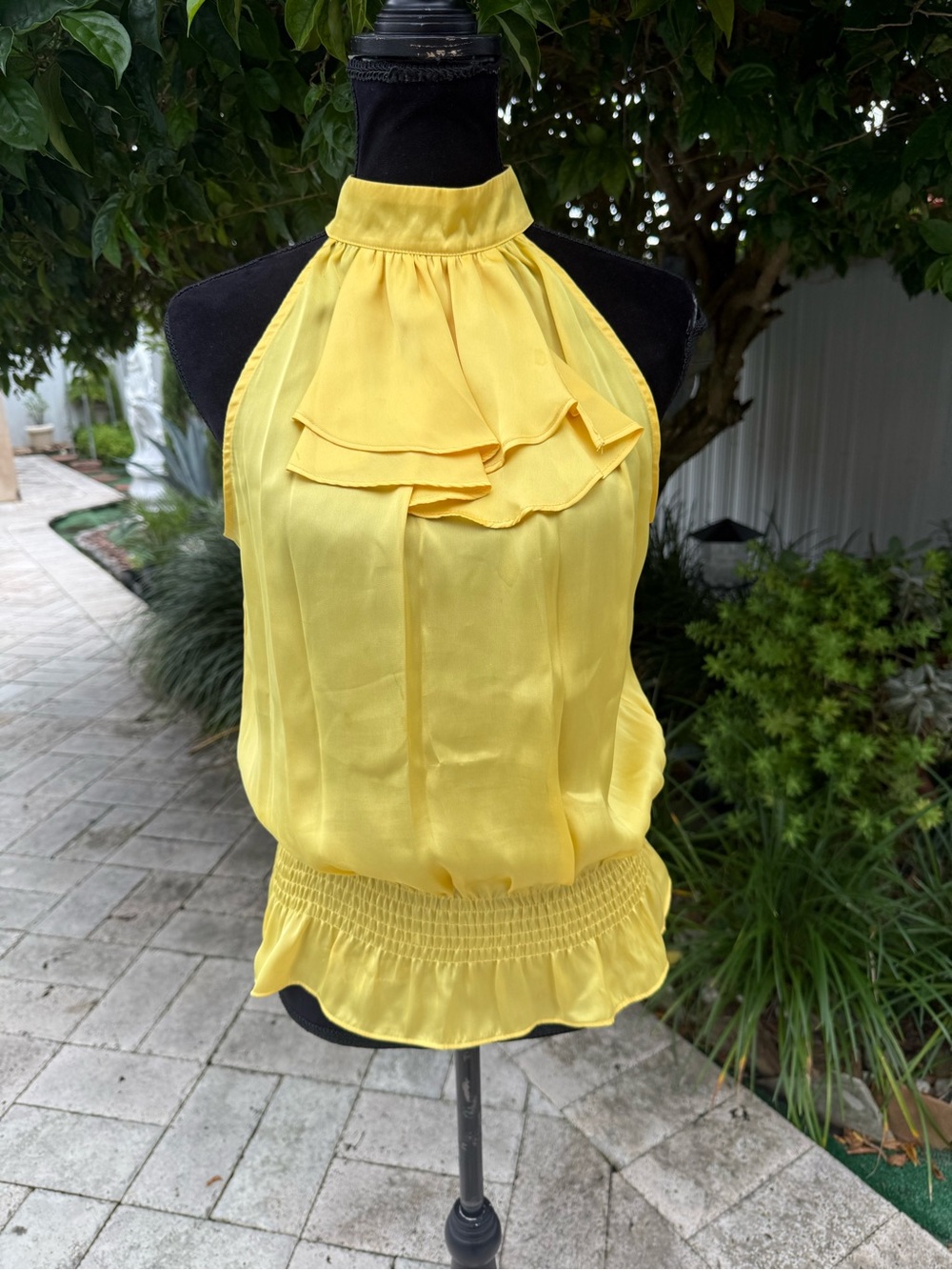 Vtg Y2K Violet & Claire Yellow Ruffle Halter Blouse Smocked